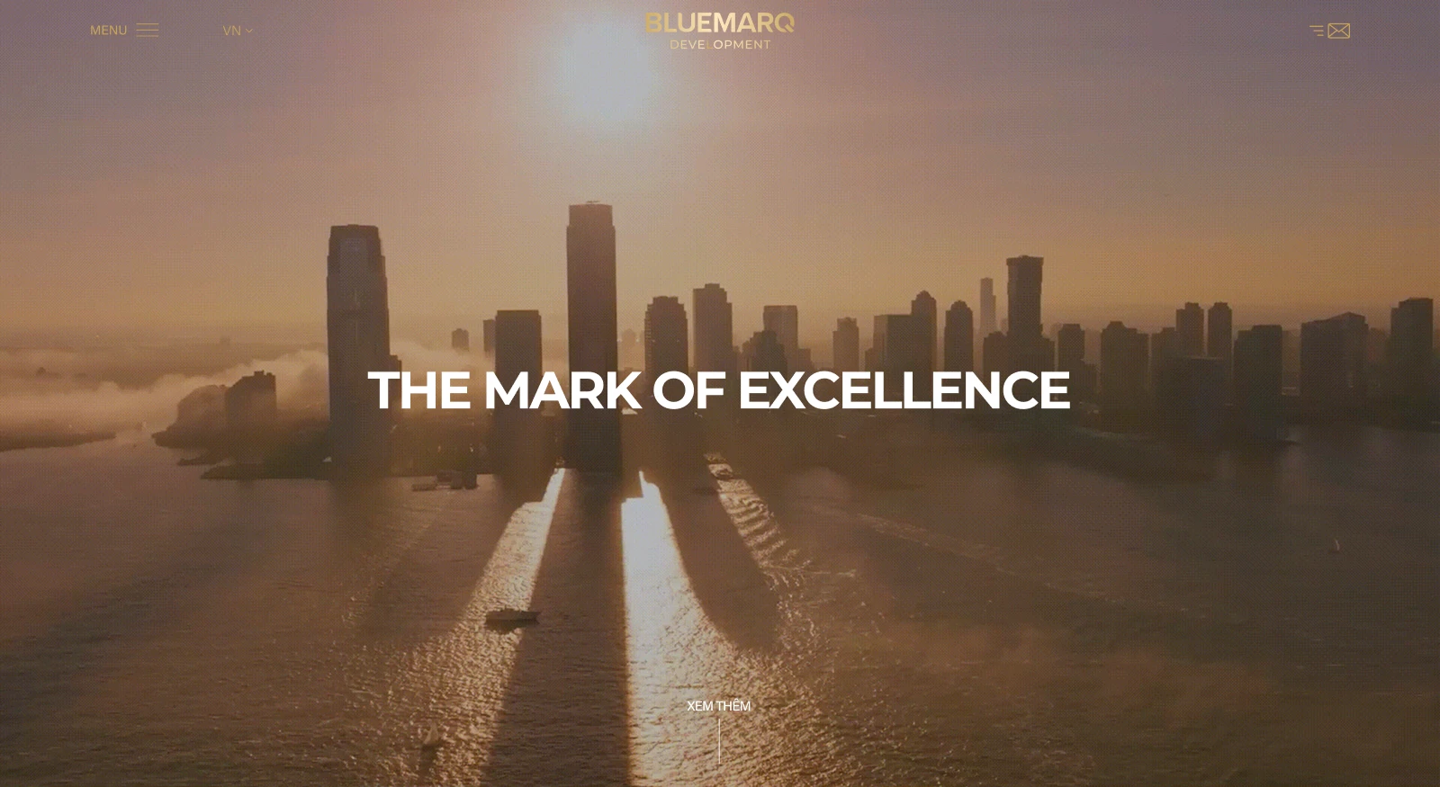Giao diện Hero Section tràn viền trong dự án thiết kế website BLUEMARQ Development